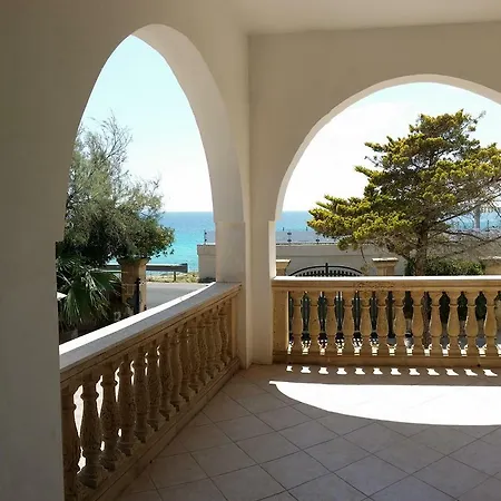 Terrazze Fronte Mare 3 Daire Taviano (Lecce)